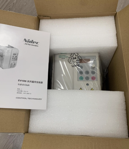 Emerson EV1000-4T0022G Converter di frequenza 380V 2,2KW in ambienti industriali 0