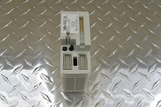 I MODULI 4-CHANNEL THC/MV dell'ingresso/uscita di EMERSON 8105-TI-TC HANNO INTRODOTTO il nuovo originale di 100%