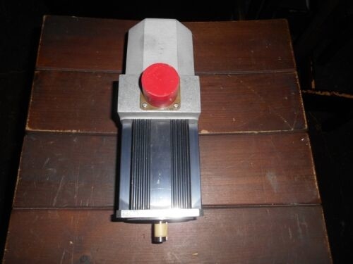 EMERSON SERVO MOTOR CMC BLM3007-ROOT-120D MOTION CONTROL Nuovo e originale.