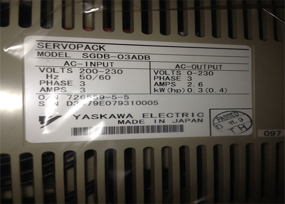 Yaskawa SGDB-03ADG AC SERVO AMPLIFICATORE 200-230V 3A 0.3KW 3 FASE