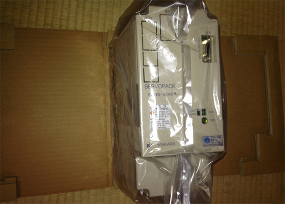 Yaskawa SGDB-03ADG AC SERVO AMPLIFICATORE 200-230V 3A 0.3KW 3 FASE