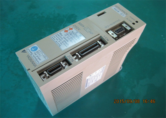 Yaskawa SGDA-A3AP AC SERVO AMPLIFICATORE 200-230V 1.3/0.42A 30W Controllo posizione (ingresso digitale)