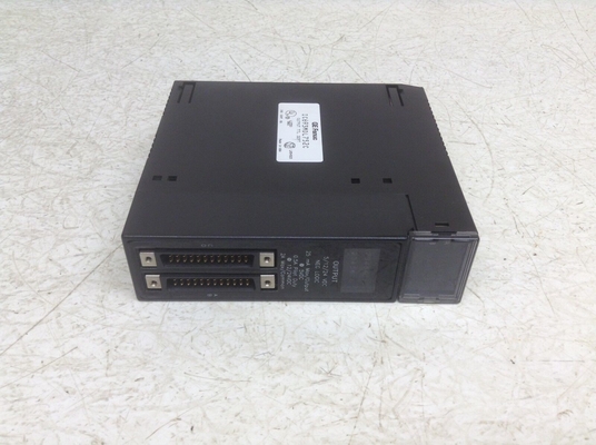Modulo I/O digitale PLC GE FANUC SERIE 90-30 125 V CC IC693MDL752