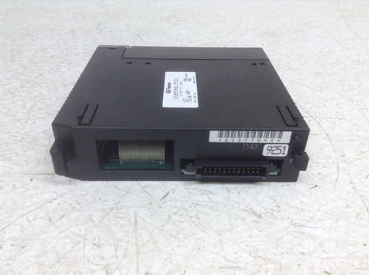 Modulo I/O digitale PLC GE FANUC SERIE 90-30 125 V CC IC693MDL752