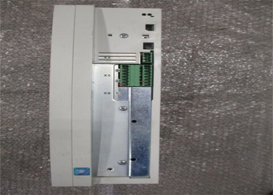 Lenze EVF8244-E SERVODRIVE INVERTER DI FREQUENZA TRIFASE 0-480 VAC 50/60 HZ