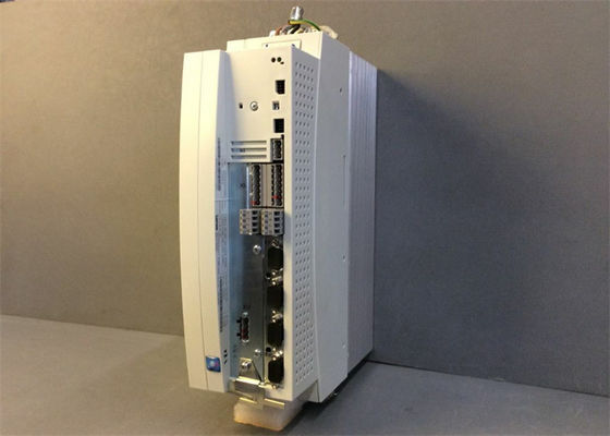 Lenze EVS9323-ETV004 SERVOCONTROLLORE SERIE 9300 400/480 VAC 1,5 KW (2 HP) TECNOLOGIA SERVO PLC