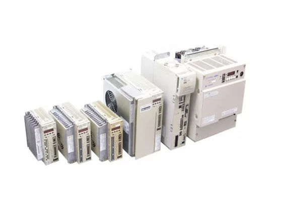 Yaskawa Nuovo Sgdm-04ac-Sd2b Ac Servo Drive 200w In scatola originale