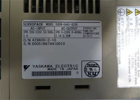 Yaskawa Nuovo Sgdm-04ac-Sd2b Ac Servo Drive 200w In scatola originale