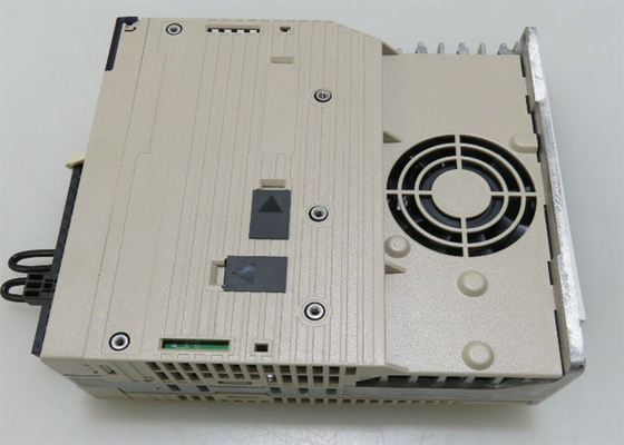 Yaskawa Nuovo SGDV-3R8A01A Servo Drives in scatola originale