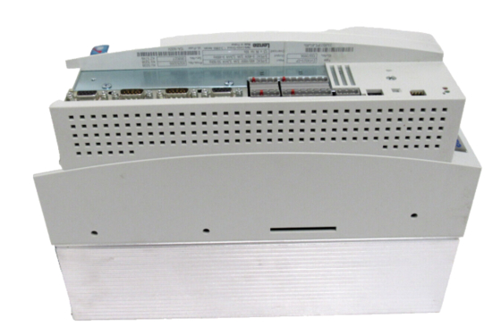 EVS9323-CSV004 LENZE SERVO CONTROLLER 9300 SERIE 400/480 VAC 1,5 kW