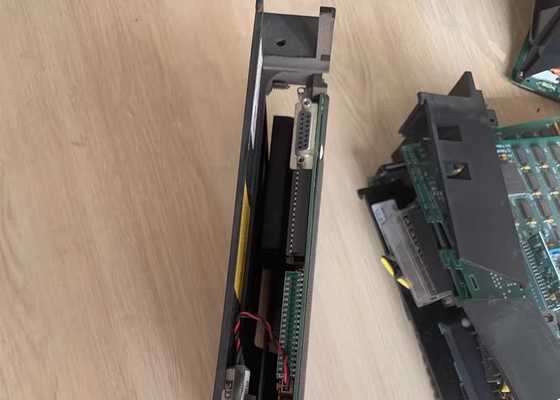 GE Fanuc IC697CPM790 Sistema di controllo delle prestazioni PLC con ridondanza tripla modulare