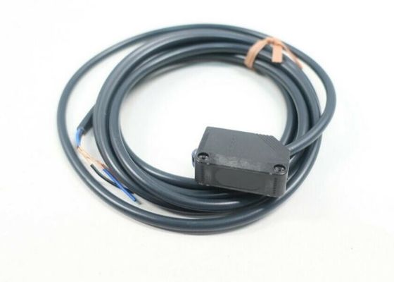 Omron E3Z-D62 02Z10M Photoelectric Switch Sensor massimo 12 - 24 VCC 26,4 VCC 100 mA massimo