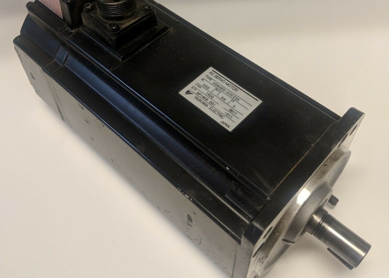 YASKAWA USAGED-03C22K   Servomotore CA 300 W 8192 PPR Encoder Incrementale