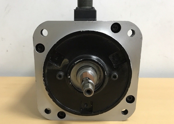 YASKAWA USAGED-03C22K   Servomotore CA 300 W 8192 PPR Encoder Incrementale