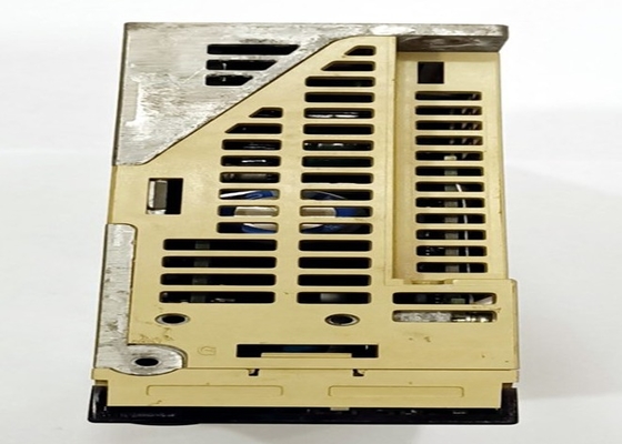 SGDS-02F12A Yaskawa Industrial Servo Drives Nuovo originale