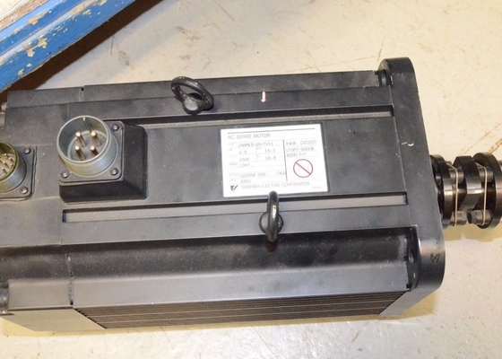 Giappone Yaskawa USAMED-20-TV11 Servomotore 2.0kw In scatola originale