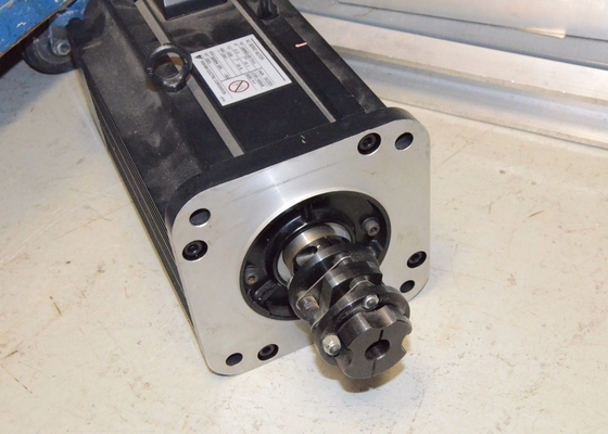 Giappone Yaskawa USAMED-20-TV11 Servomotore 2.0kw In scatola originale