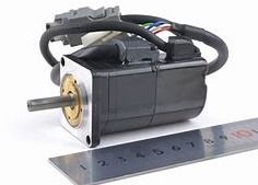 Servomotore Yaskawa SGMAH-A3AAF21 Nuovo in scatola originale