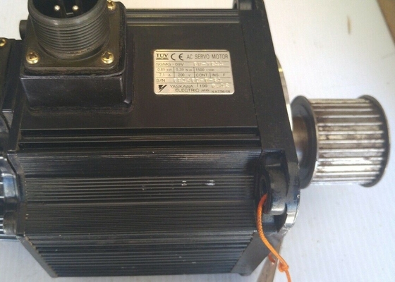 Di Yaskawa SGMG-09V 6W-YG11 di nanometro 1500 R/MIN del SERVOMOTORE 0,85 chilowatt 5,39 10,7 AMP
