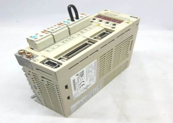 Yaskawa SGDP-04APA Digital AC Servo Control supporta codificatori incrementali e assoluti
