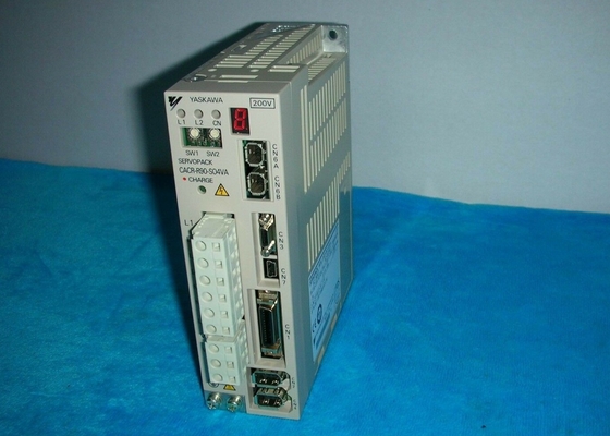 Servo controllore logico programmabile dello SpA dell'azionamento 200-230V 100W di CACR-R90-S04VA YASKAWA
