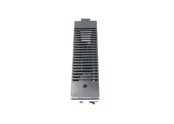 Modulo di uscita IC693MDL940, gamma di 5V a CC 30V, gamma di tensione di frequenza di 50Hz a 60Hz