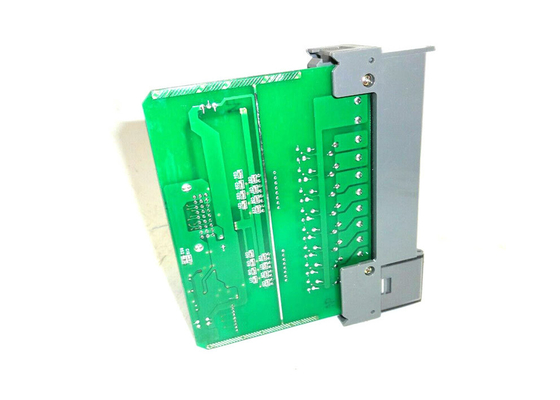 AB 1746-IB8, CC di SLC 500 Digital ha introdotto il modulo, una gamma di tensione di 10-30 volt di CC