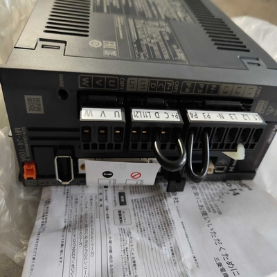 AC220V Industrial Servo Drives 0.75KW MR-J4-70A 50Hz Mitsubishi Servo Amplifier