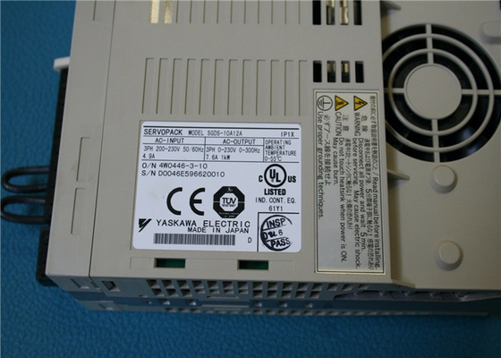 Amplificatore di serie di Yaskawa SGDS il servo ha introdotto la FASE 0-230V 7.6A 1kW di 4.9A SGDS-10A12A 3 PRODOTTA IN SCATOLA