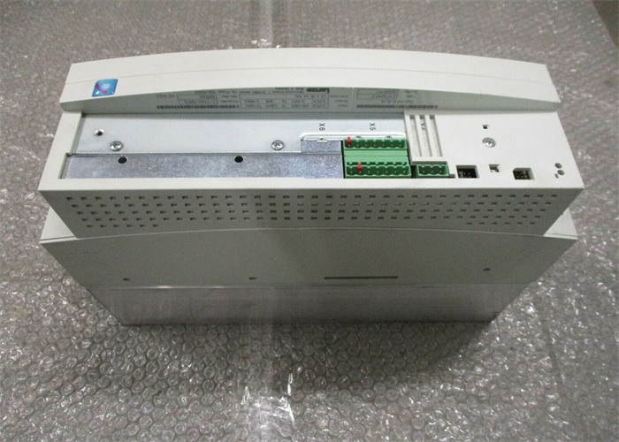 Lenze EVF8244-E SERVODRIVE INVERTER DI FREQUENZA TRIFASE 0-480 VAC 50/60 HZ