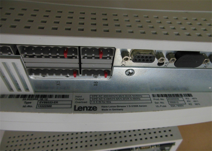 Lenze EVS9323-ER SERVOCONTROLLORE SERIE 9300 400/480 VAC 1.5 KW (2 HP) SERVO REGISTER CONTROLLER