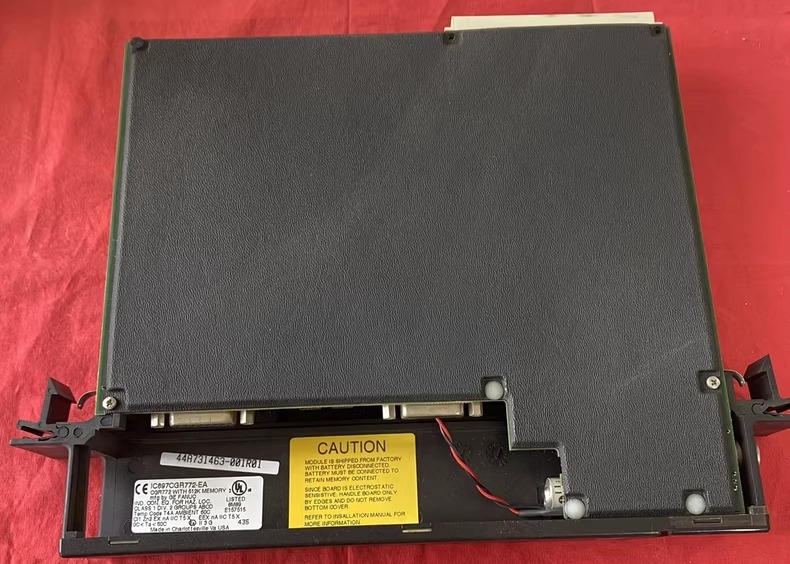 GE Fanuc IC697CGR772 CPU a caldo in standby Genius Dual Bus 486DX4 2K I/O discreti 512K byte