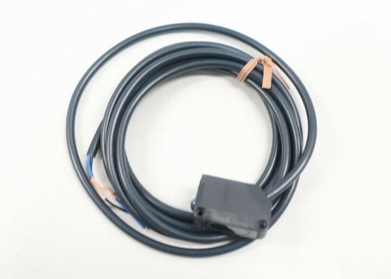 Omron E3Z-D62 02Z10M Photoelectric Switch Sensor massimo 12 - 24 VCC 26,4 VCC 100 mA massimo