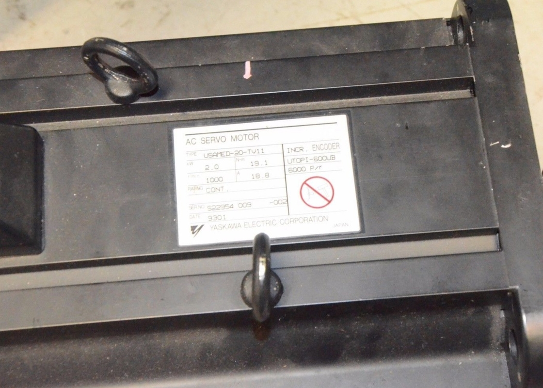 Giappone Yaskawa USAMED-20-TV11 Servomotore 2.0kw In scatola originale