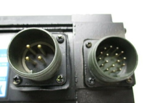 YASKAWA USAFED-05DA1 AC Servo Drive MOTORE 0,45 KW1500 RPM 3,8 A