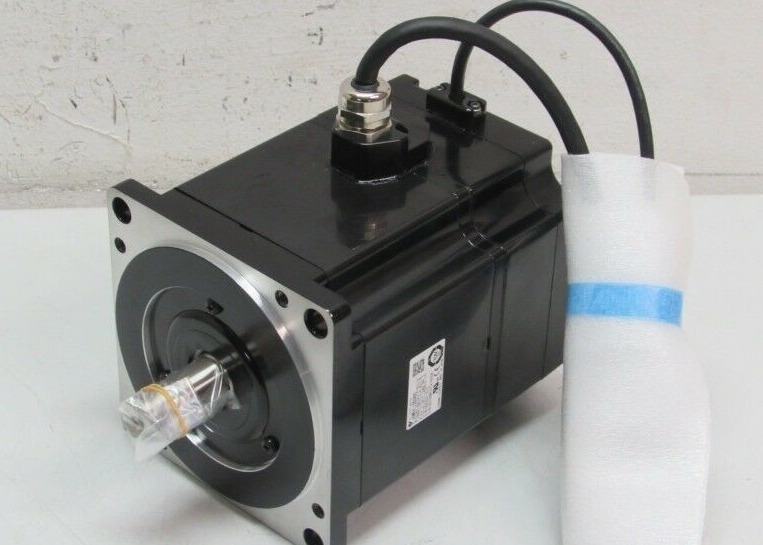 YASKAWA SGMEV-15D3A6C 1500W MOTORE AC SIGMA-5 4.5AMP 400V 3FASI 20-bit Assoluto