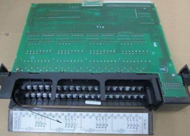 Il modulo Ge Fanuc IC693MDL930 è un modulo Ge Fanuc 6-Point I/O serie 90-30 Plcs