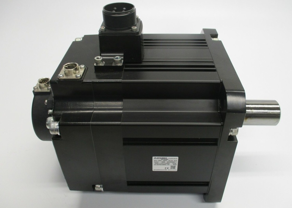 SERVOMOTORE di Mitsubishi HF303BS-A48 12,7 AMP 3 chilowatt 2000 giri/min. 184 V di FASE 3