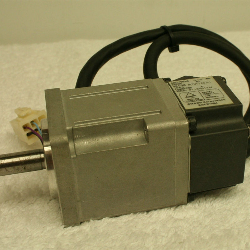 Servomotore di CA di OMRON R88M-GP40030H-S2-Z, con il codificatore 400W stile piana di inc, 200 VCA, con la chiave/senza freno, 3000rpm