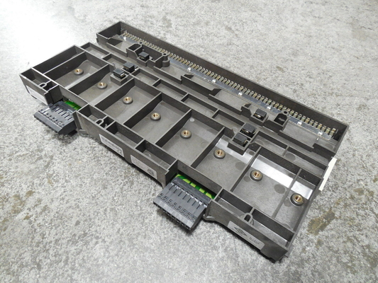 KJ4001X1-NA1 12 VDC, 8A,Dual Right Cable Extender, ISA-S71.04 –1985 airborne contaminants class G3.new original.