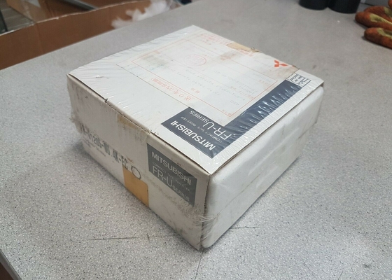 Mitsubishi FR-Z024-0.1K-UL INVERTER DRIVE VARIABLE FREQUENCY .1 HP .1 KW 3 PHASE FR-Z SERIES.NEW ORIGINAL.