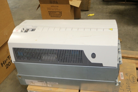ACS550-U1-157A-4 azionamento fissato al muro, NEMA 1, 380-480V trifase, 125HP, nuovo originale, 0,75 - 355 kW/1 - 500 cavalli vapore.