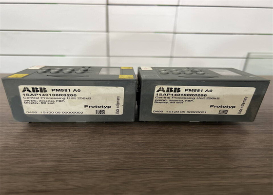 Esposizione LCD del controllore logico programmabile 1SAP140100R0200 256kB 24VDC dello SpA di ABB PM581