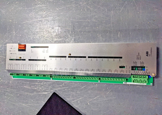 ABB UFC719AE01 Modulo analogico digitale IO 3BHB003041R0101, accuratezza ±0,1%