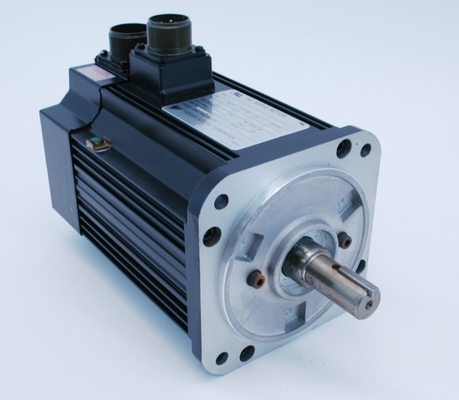 Il servomotore di CC di CA di USAGED-05AS2S HA INTRODOTTO nuovo originale di 2AMP 3PH 200V, il giorno lavorativo 3-5 di per consegnare il tempo.