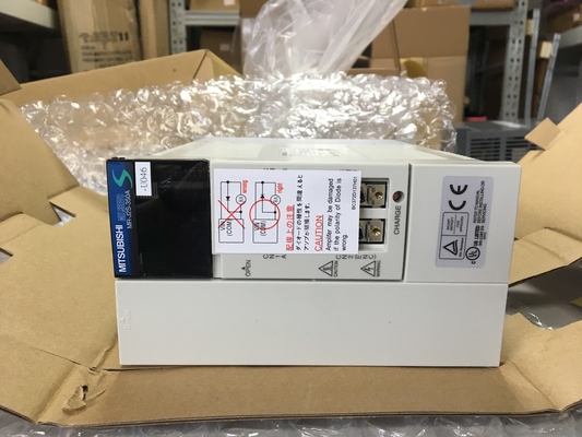 Mitsubishi DETERMINA il servo originale di serie MR-J2S-70A-S011 dell'amplificatore J2-Super di CA nuovo